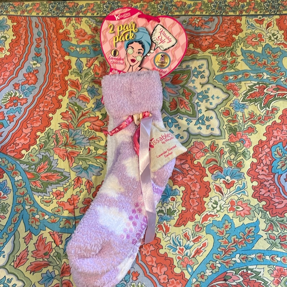 🆕 Two Pair Pack Lavender Scented Slipper Socks